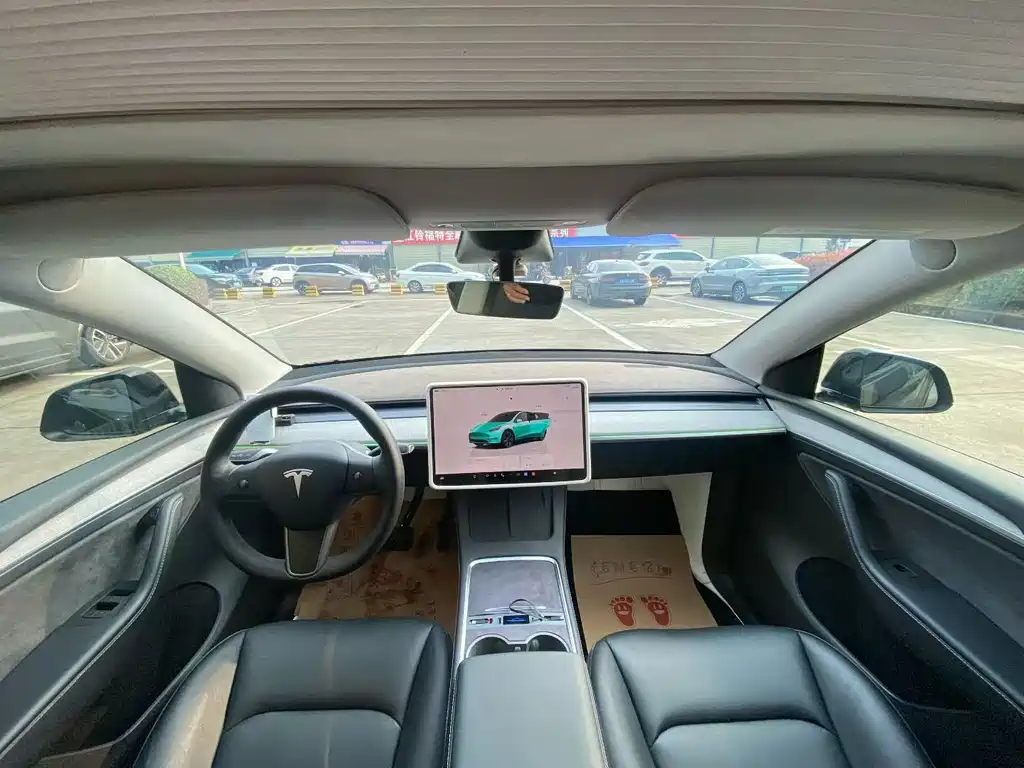 Tesla Model Y — фото 5