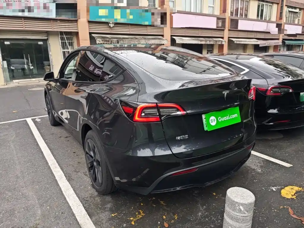 Tesla Model Y — фото 5