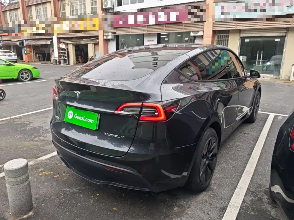 Tesla Model Y — фото 7