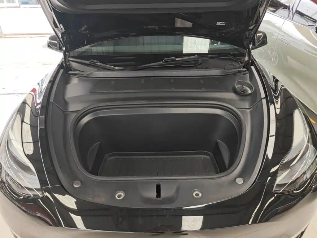 Tesla Model Y — фото 20