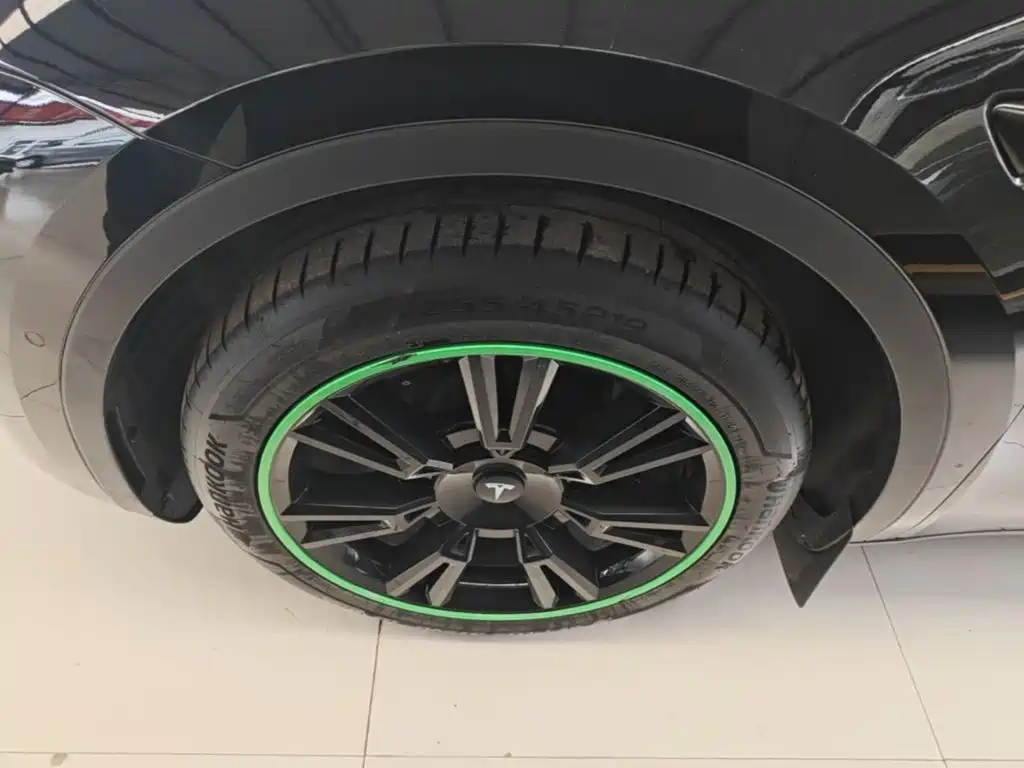 Tesla Model Y — фото 23