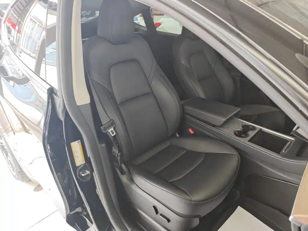 Tesla Model Y — фото 25
