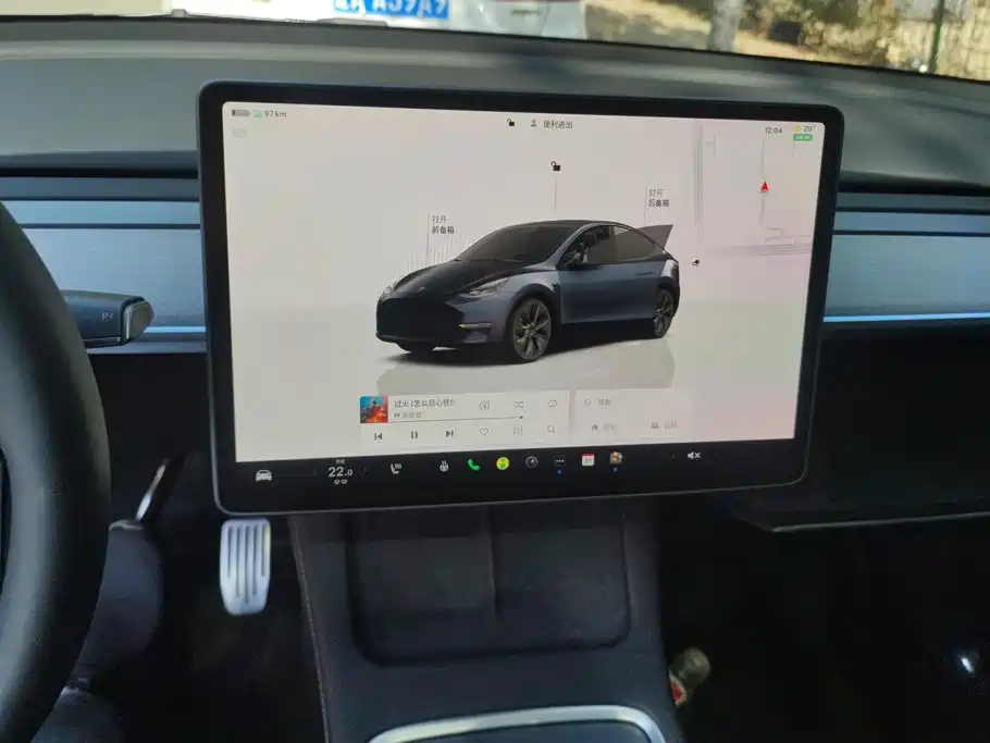 Tesla Model Y — фото 13