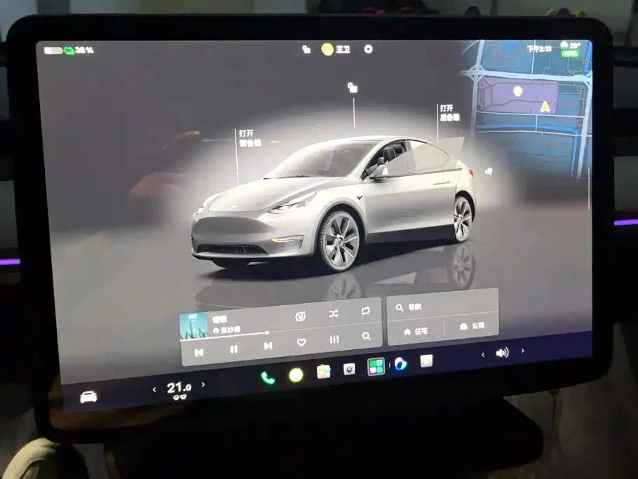 Tesla Model Y — фото 14