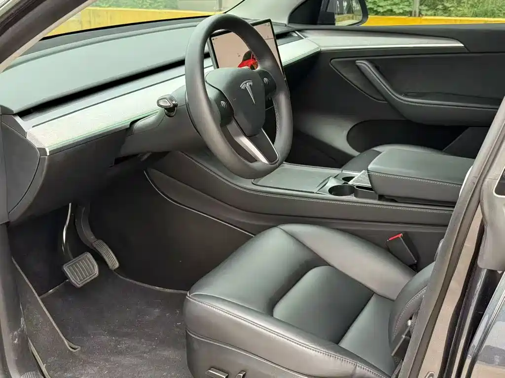Tesla Model Y — фото 3