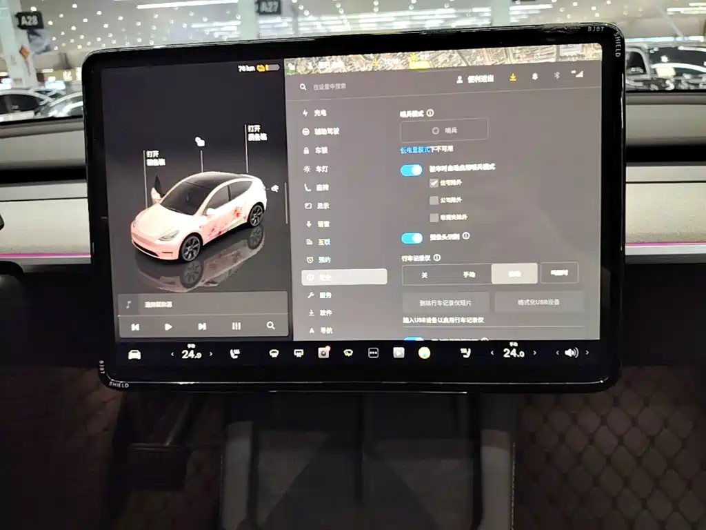 Tesla Model Y — фото 13