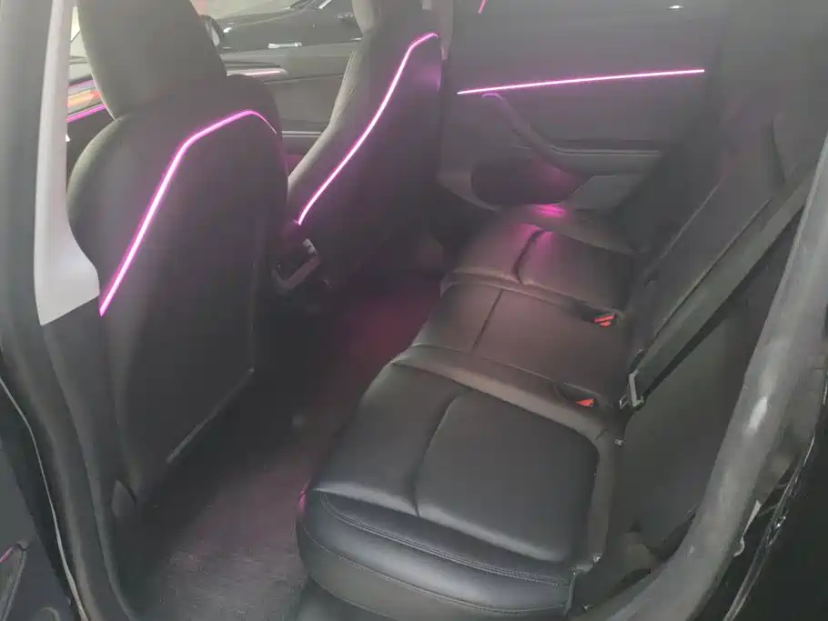 Tesla Model Y — фото 11