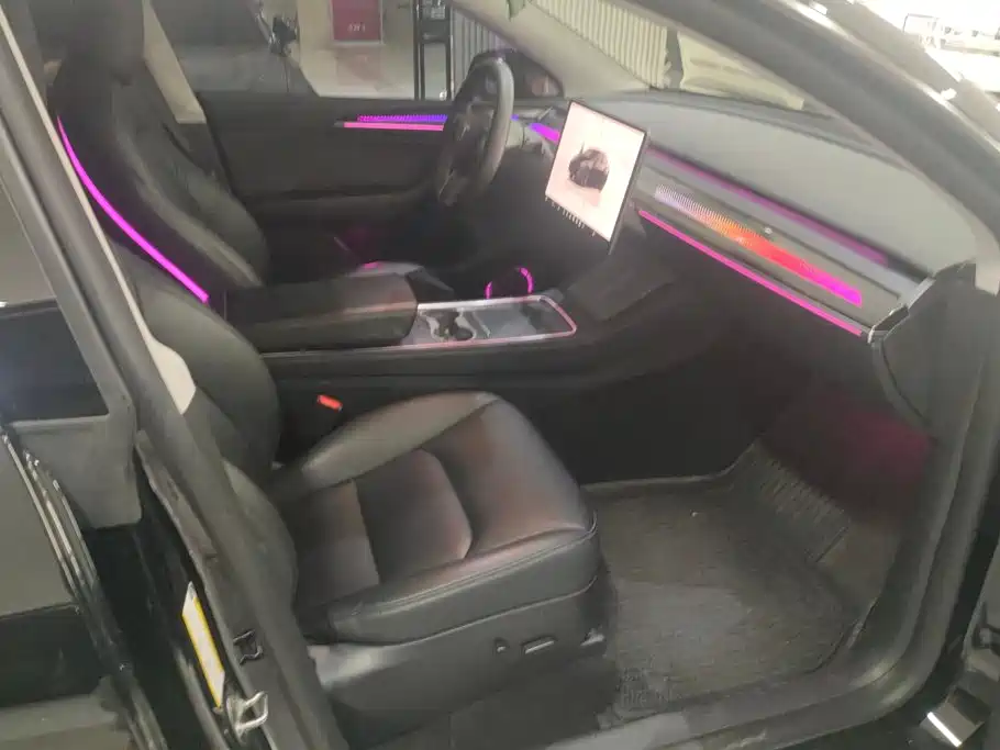 Tesla Model Y — фото 8