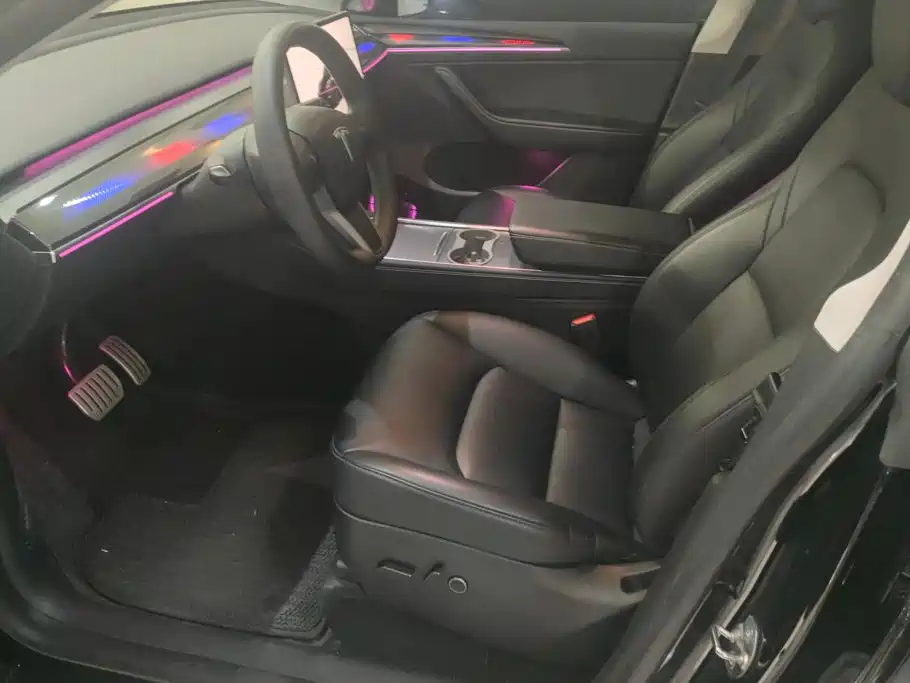 Tesla Model Y — фото 9