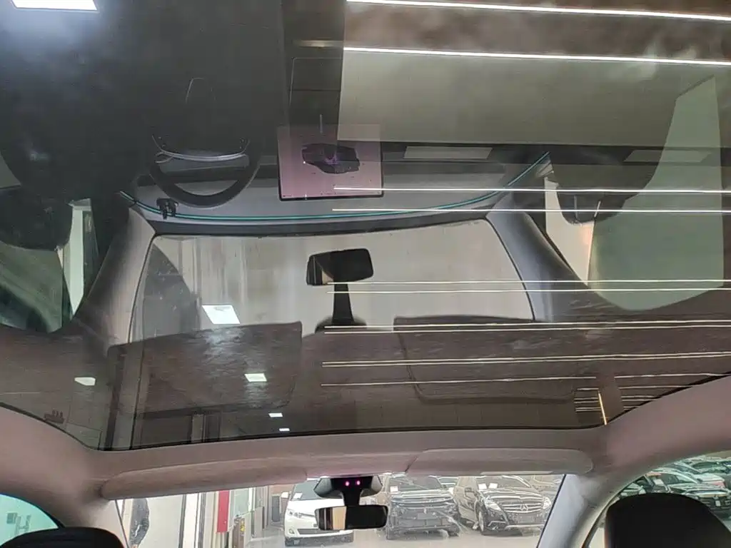 Tesla Model Y — фото 18