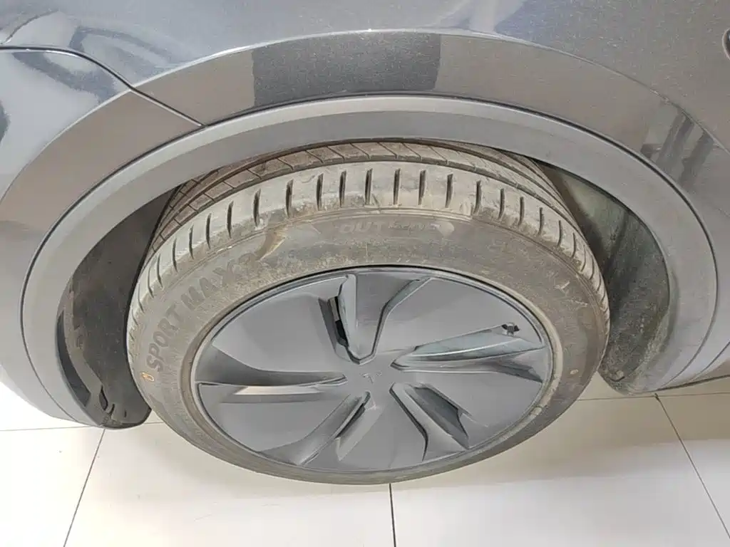 Tesla Model Y — фото 23