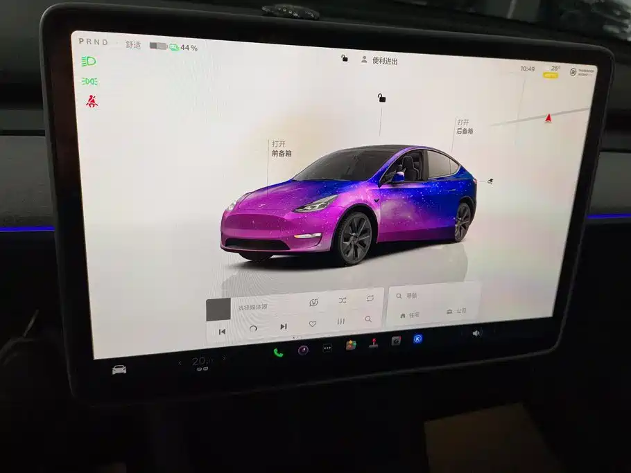 Tesla Model Y — фото 13