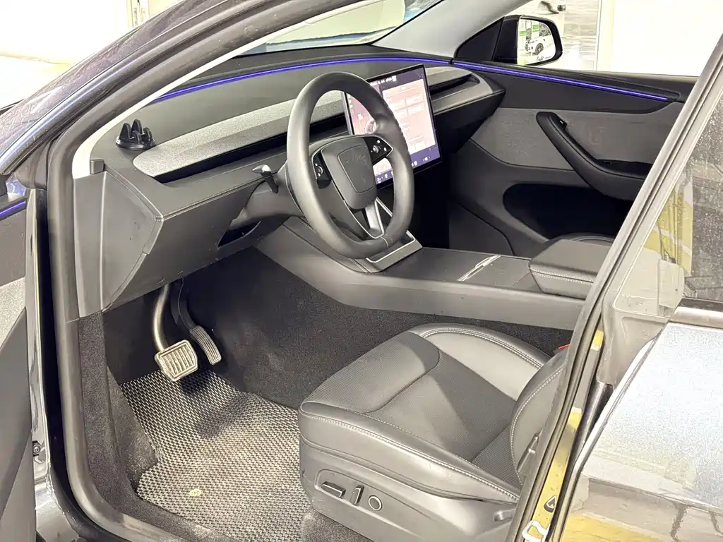 Tesla Model Y — фото 5