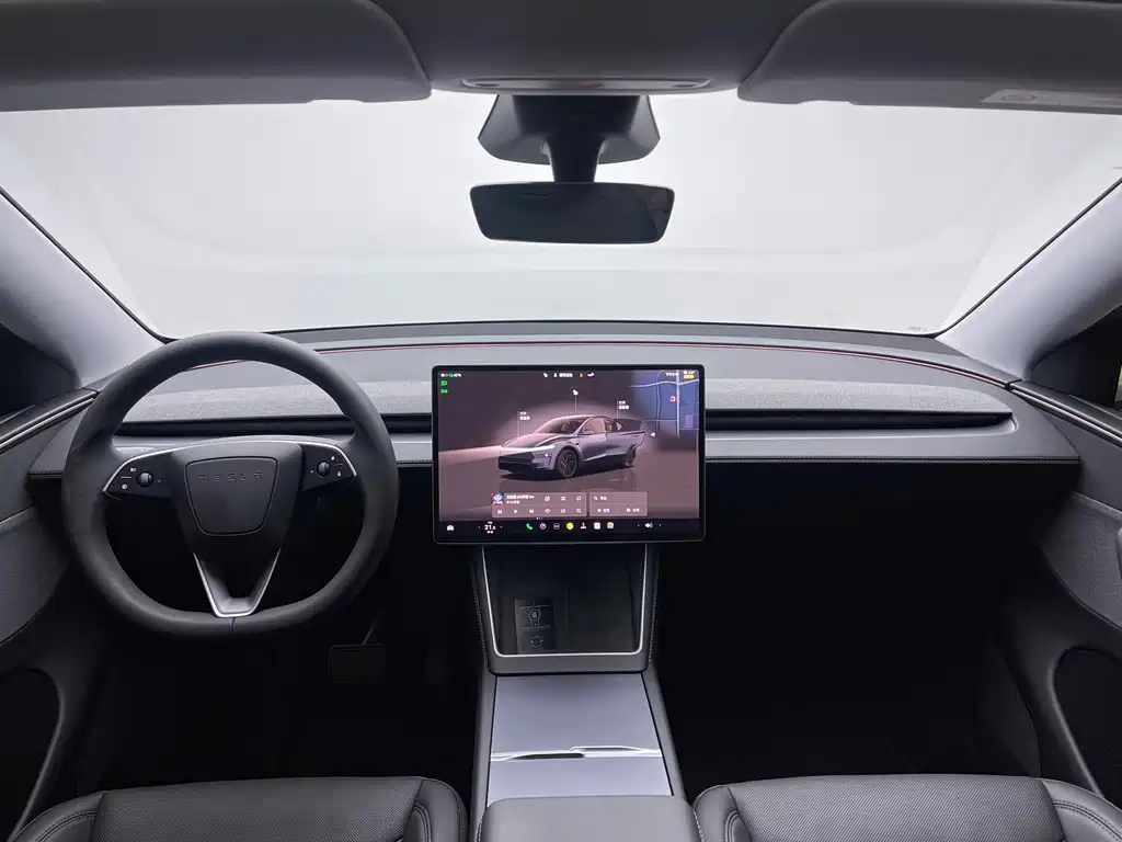 Tesla Model Y — фото 13