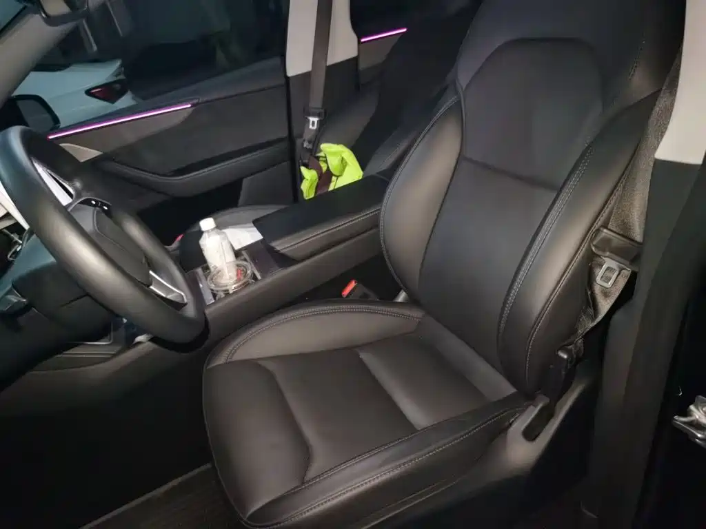 Tesla Model Y — фото 11
