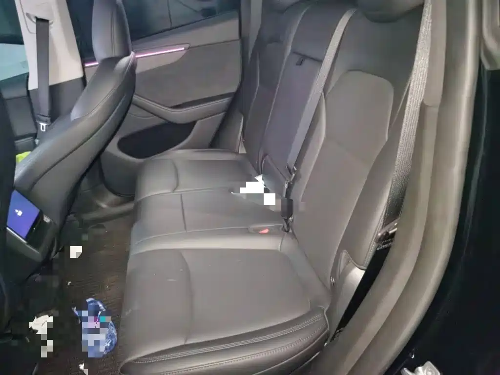 Tesla Model Y — фото 13