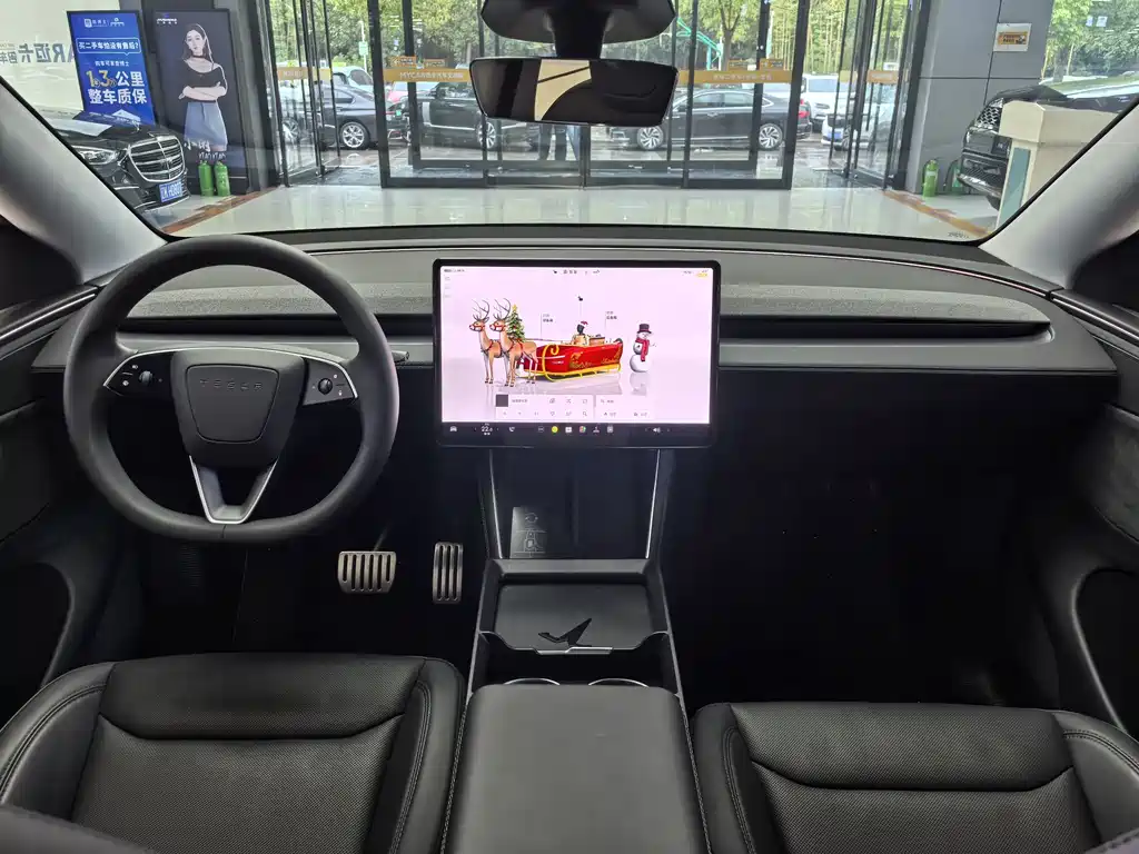 Tesla Model Y — фото 6