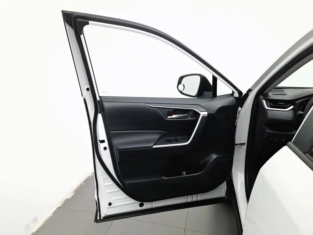 Toyota Wildlander New Energy — фото 8