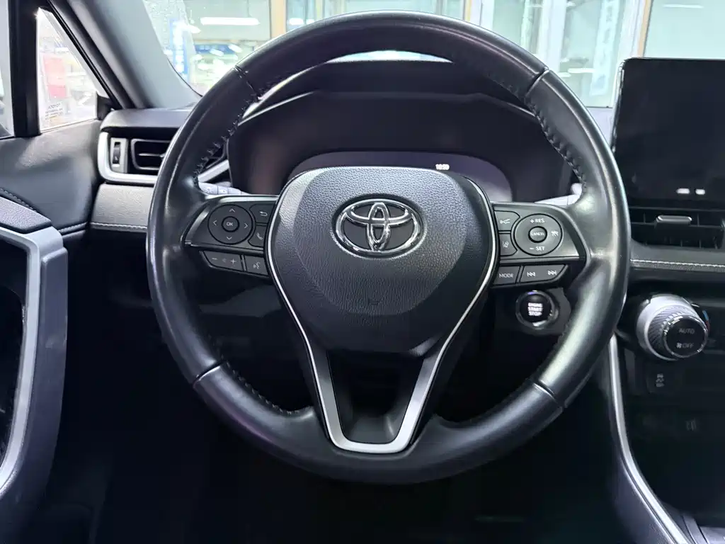 Toyota Wildlander — фото 14