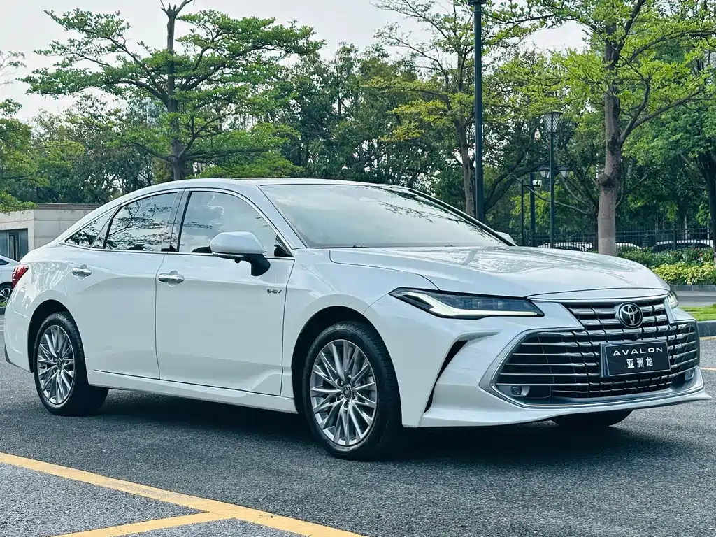 Toyota Avalon — фото 3