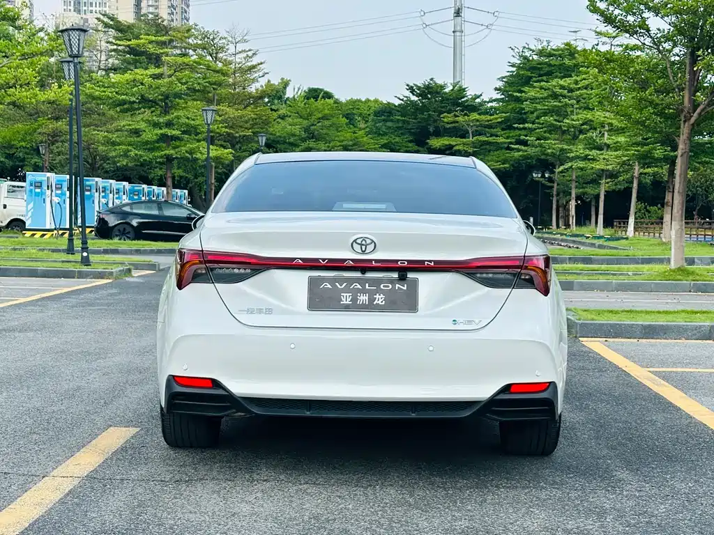 Toyota Avalon — фото 7