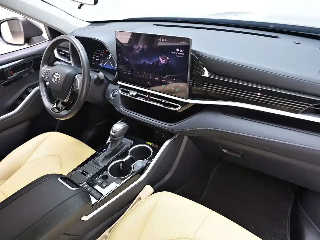 Toyota Highlander — фото 15