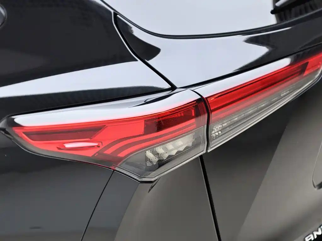 Toyota Highlander — фото 23