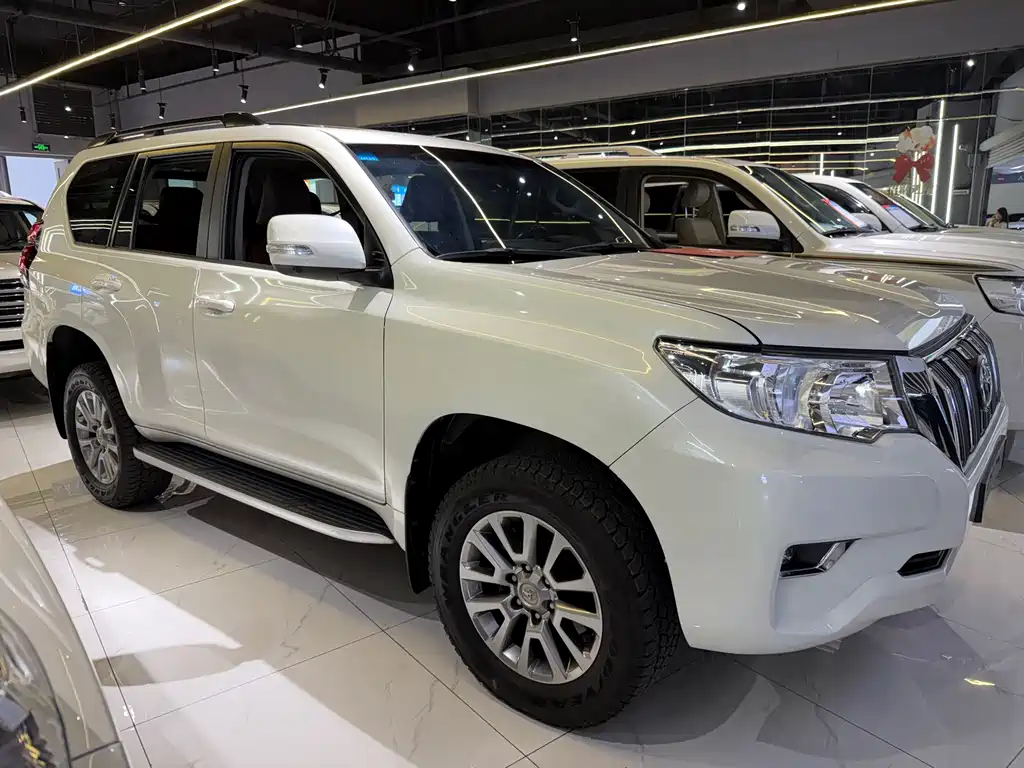 Toyota Prado — фото 3