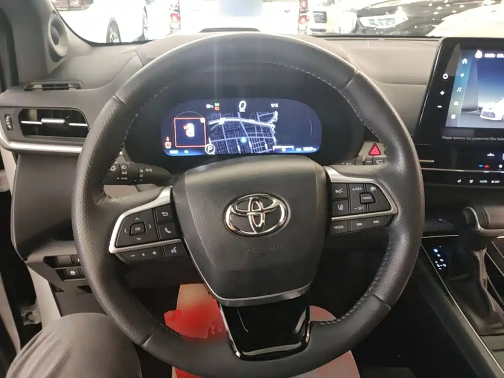 Toyota Sienna — фото 11