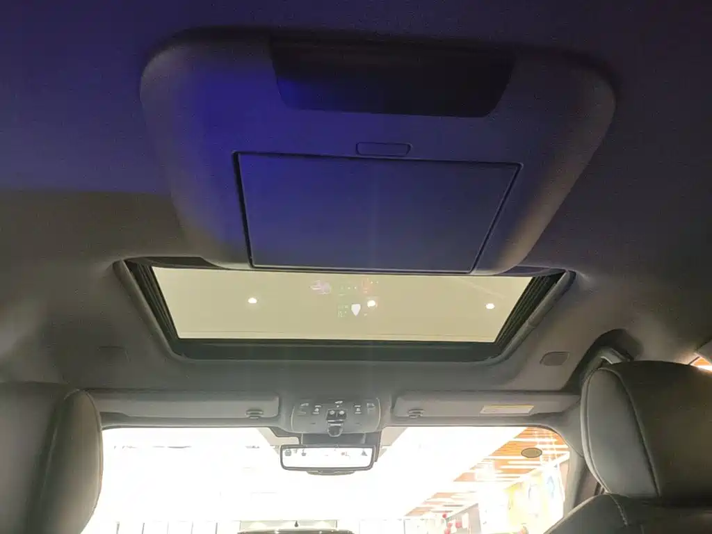 Toyota Sienna — фото 18