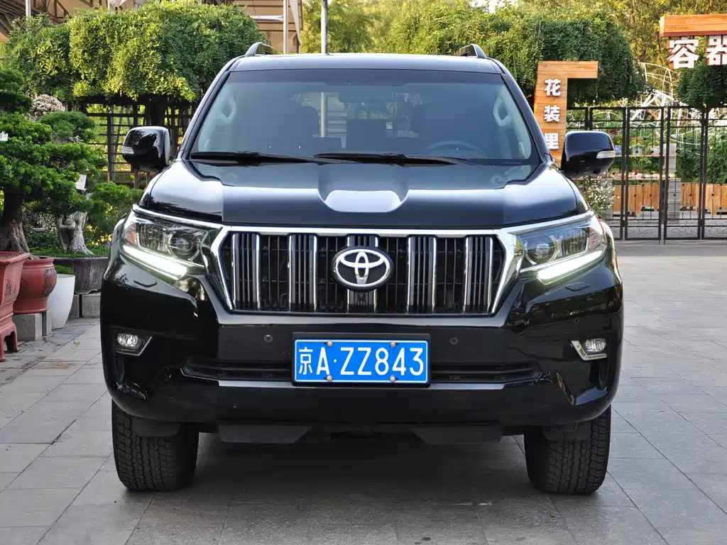 Toyota Prado — фото 2