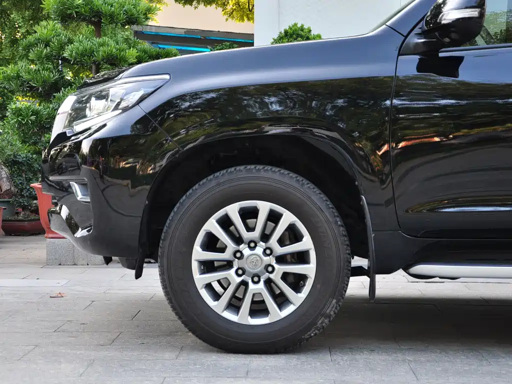 Toyota Prado — фото 17
