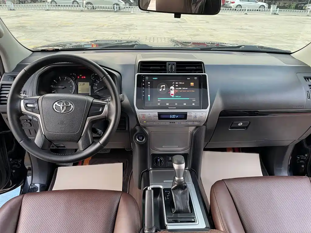 Toyota Prado — фото 13