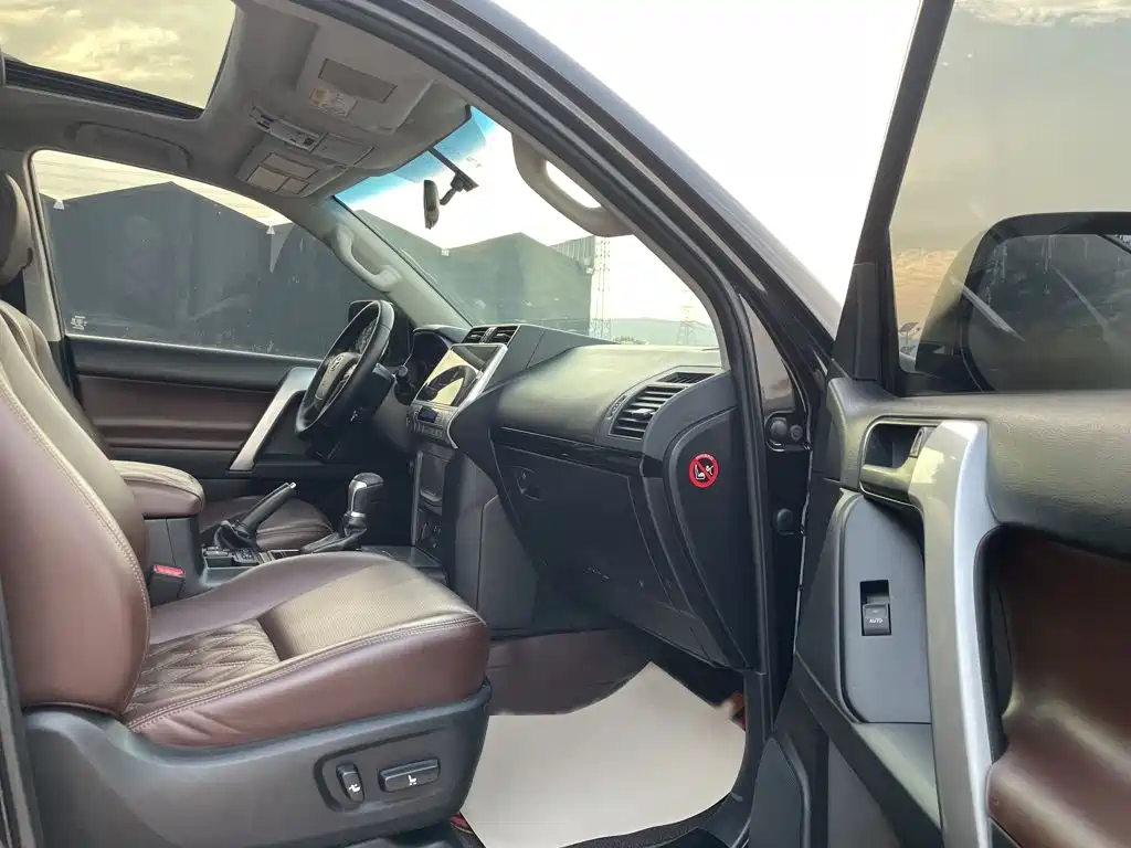 Toyota Prado — фото 18
