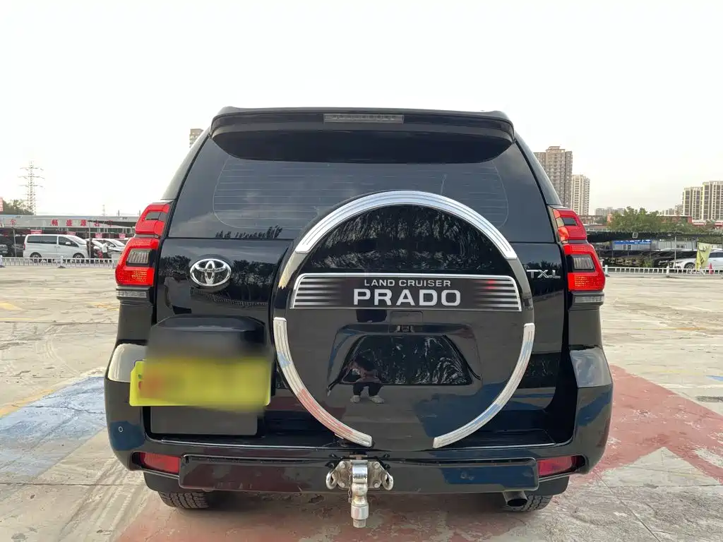 Toyota Prado — фото 9
