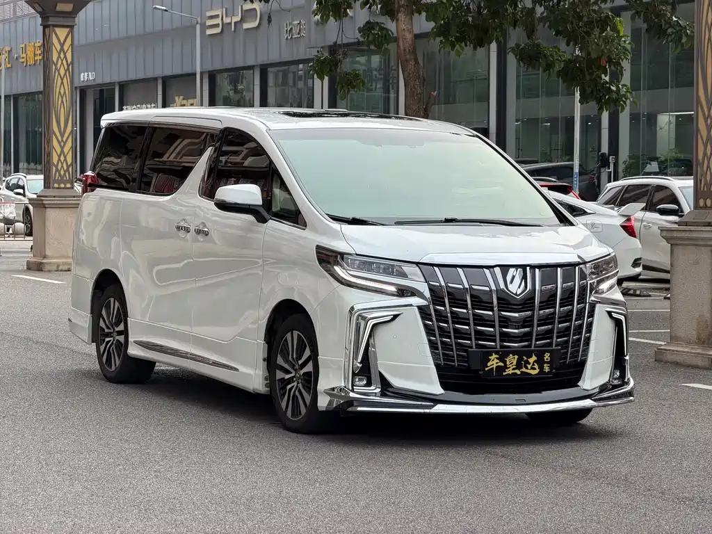 Toyota Alphard — фото 3