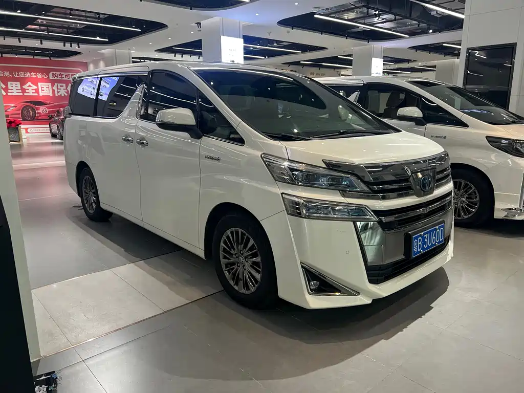 Toyota Vellfire — фото 3