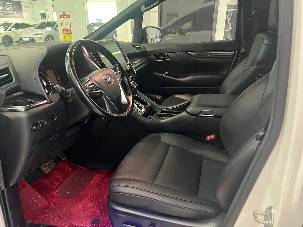 Toyota Vellfire — фото 5