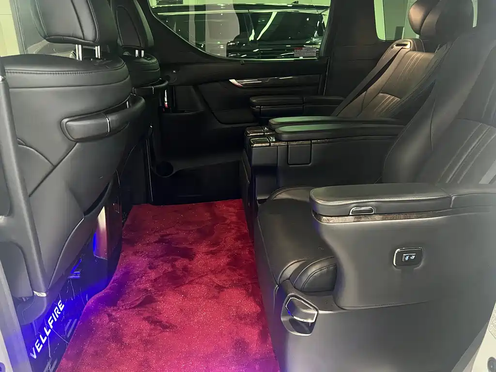 Toyota Vellfire — фото 6