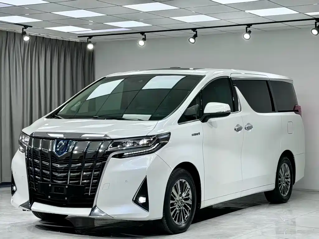 Toyota Alphard — фото 2
