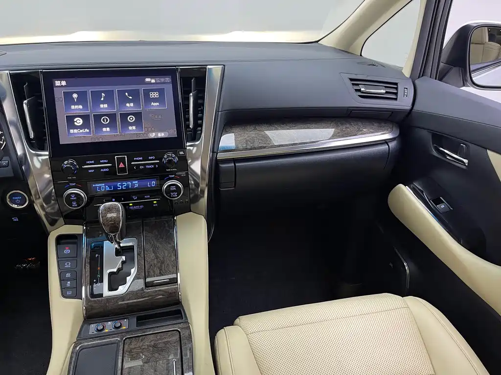 Toyota Alphard — фото 5
