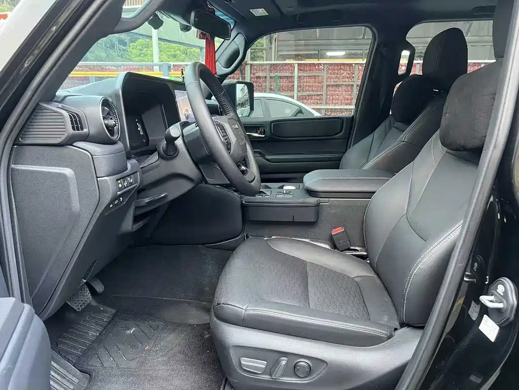 Toyota Prado — фото 2