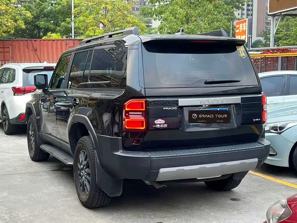 Toyota Prado — фото 9