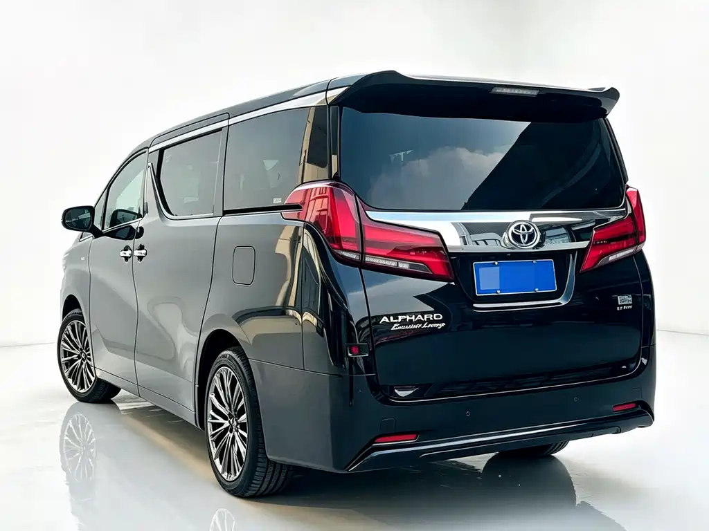 Toyota Alphard — фото 3