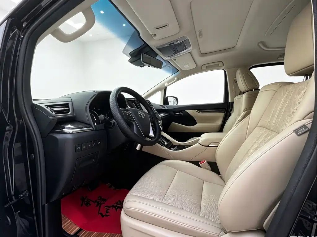 Toyota Alphard — фото 8