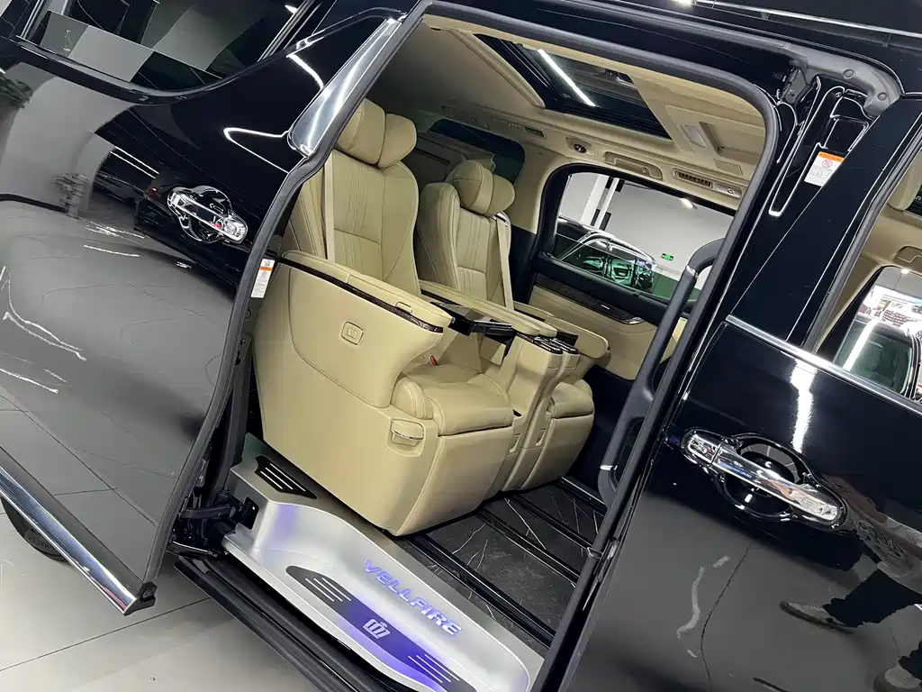 Toyota Vellfire — фото 13