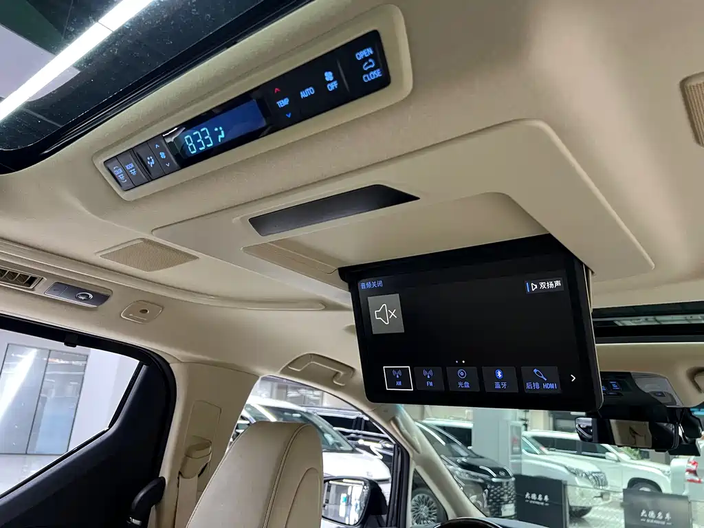 Toyota Vellfire — фото 15