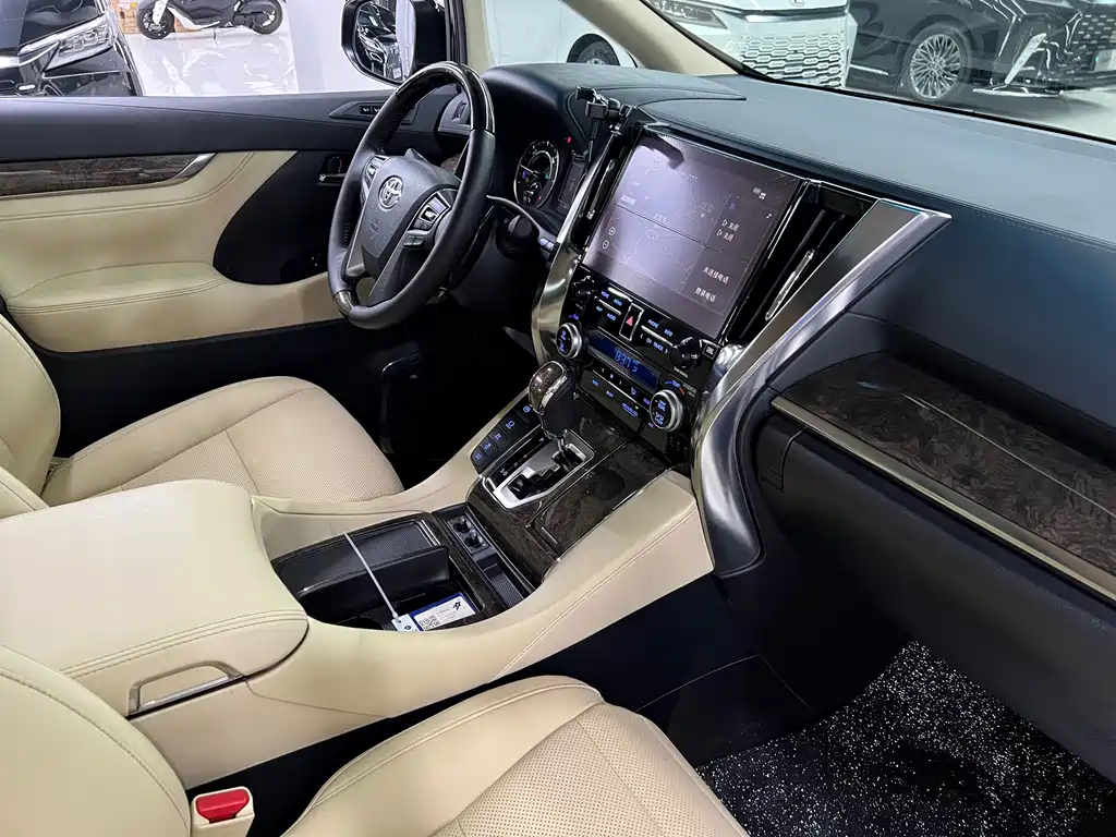 Toyota Vellfire — фото 20