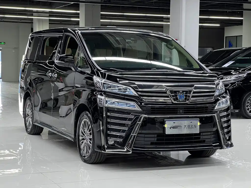 Toyota Vellfire — фото 3