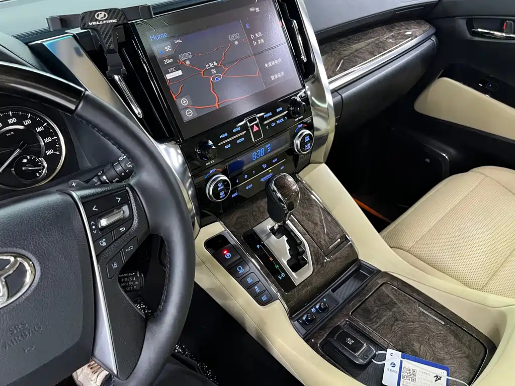 Toyota Vellfire — фото 25